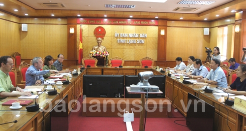 Lãnh đạo tỉnh và đoàn công tác của ADB làm việc tại Văn phòng UBND tỉnh Lạng Sơn ngày 23/5/2017