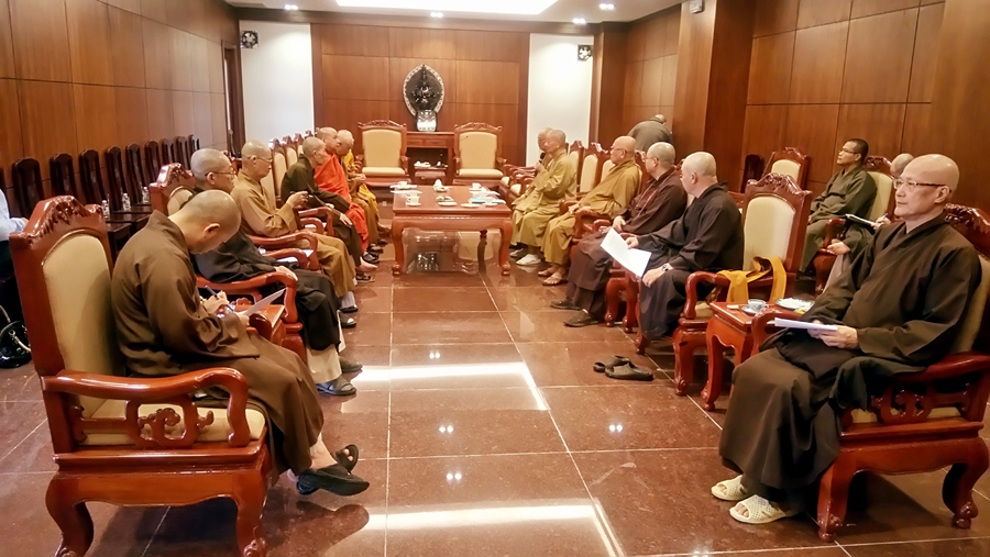Buổi họp giao ban tại Việt Nam Quốc Tự