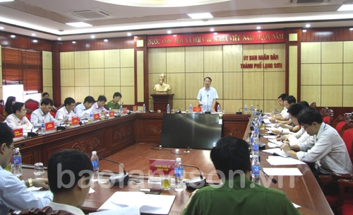 Đồng chí Nguyễn Công Trưởng phát biểu chỉ đạo tại buổi làm việc