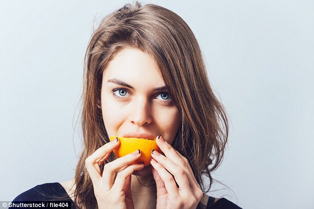 Điều khiến bạn kinh ngạc nếu mỗi ngày ăn một quả cam