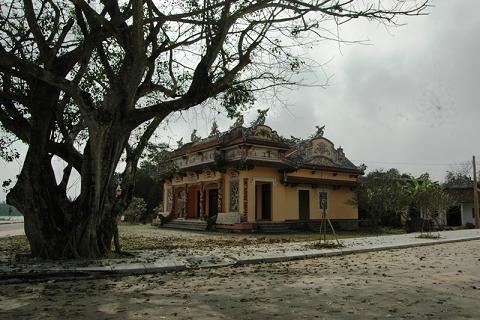 Ngôi đình làng Phú Ốc