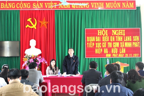 ĐBQH Dương Xuân Hoà phát biểu tại buổi tiếp xúc cử tri