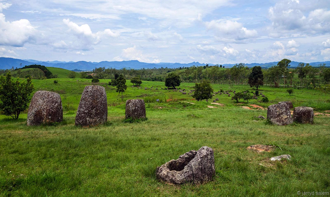 Bí ẩn 2.500 năm ở cánh đồng chum Lào