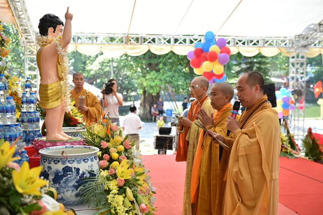 Hà Nội: Phật giáo huyện Quốc Oai tổ chức Đại lễ Phật đản PL.2562