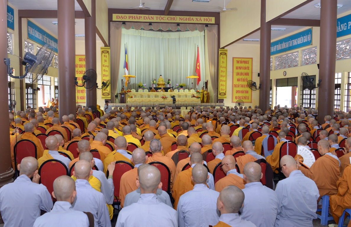 HT.Thích Trí Quảng giảng tại trường hạ Hội Khánh