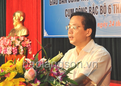 Đồng chí Hoàng Văn Nghiệm, Phó Bí thư Thường trực Tỉnh ủy, Chủ tịch HĐND tỉnh Lạng Sơn phát biểu tại hội nghị