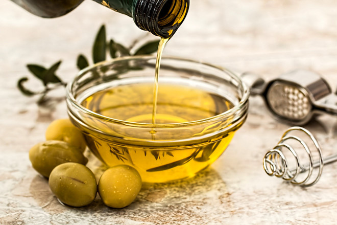 Dầu olive có nhiều tác dụng có lợi cho sức khỏe. Ảnh: Sci-News.
