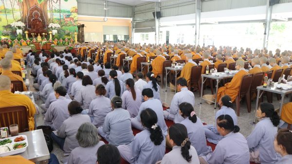 Bến Tre: Phái đoàn Phân Ban Ni giới cúng dường Học viện PGVN, Cơ sở II, Lê Minh Xuân