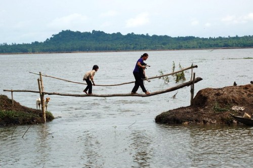 Tu giữa đời thường