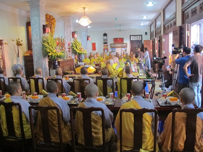 Hà Nội: Đại lễ Vu lan và cúng dàng Trai tăng tại chùa Vạn Phúc