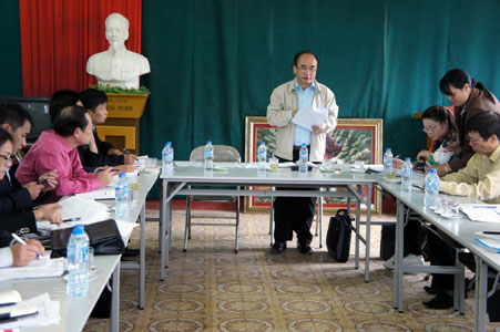 Đồng chí Phó Chủ tịch UBND tỉnh (người đứng giữa) phát biểu kết luận tại buổi kiểm tra
