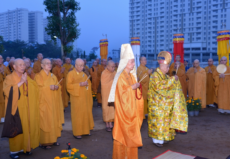 TP.HCM: Lễ an vị tôn tượng Phật A Di Đà tại chùa Huê Nghiêm