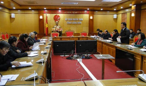 Đồng chí Vy Văn Thành phát biểu tại buổi làm việc