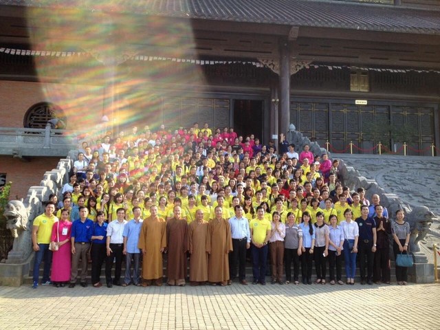 Phật giáo Ninh Bình - “Khoá tu một ngày an lạc nơi cửa thiền” cho SVTN