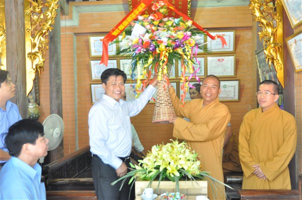 Lạng Sơn: Các cơ quan chúc mừng Đại lễ Phật đản