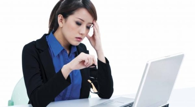 Stress do tài chính gây hại tim mạch phụ nữ