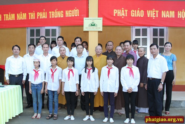 Tuyên Quang: PG tỉnh tặng nhà bán trú cho Trường THCS Khuôn Hà