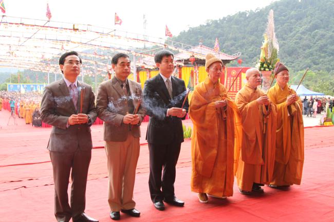 Lễ hội Hoằng Pháp toàn quốc "Phật giáo Trúc Lâm hội tụ và lan tỏa" 2015