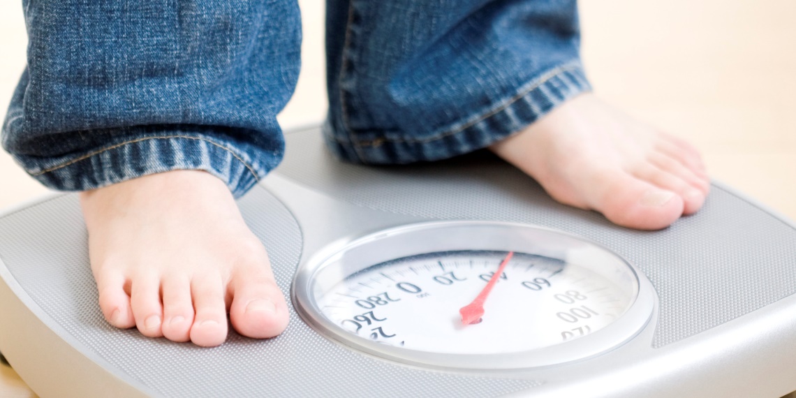 Đừng sợ cái cân: hãy thường xuyên leo lên cân để kiểm tra cân nặng của mình