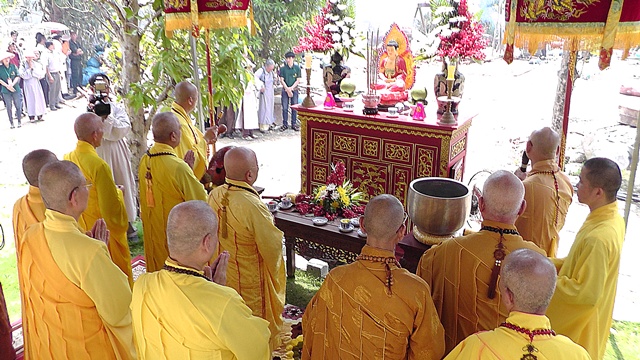 Lễ chú nguyện đúc Tượng Bổn Sư Thích Ca Mâu Ni Phật tại chùa Nam Hải- TP Đà Nẵng