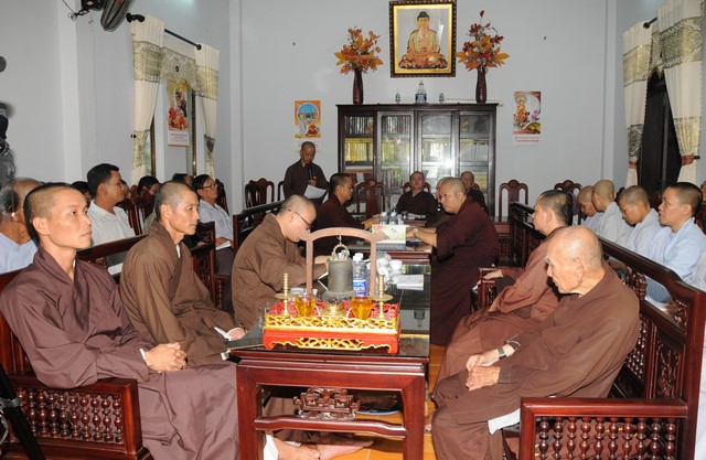 Quang cảnh buổi họp tại chùa Giác Nguyên