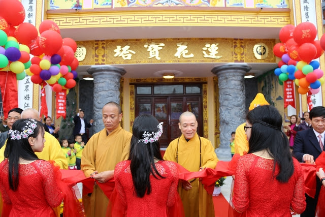 Nam Định: Khánh thành ngôi Liên Hoa bảo tháp chùa Linh Ứng