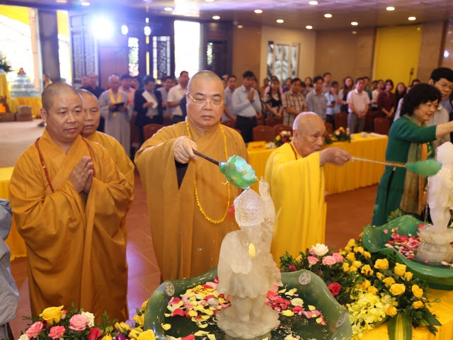 Lễ hội văn hóa Phật giáo "Hương sen xứ Nghệ 2017"