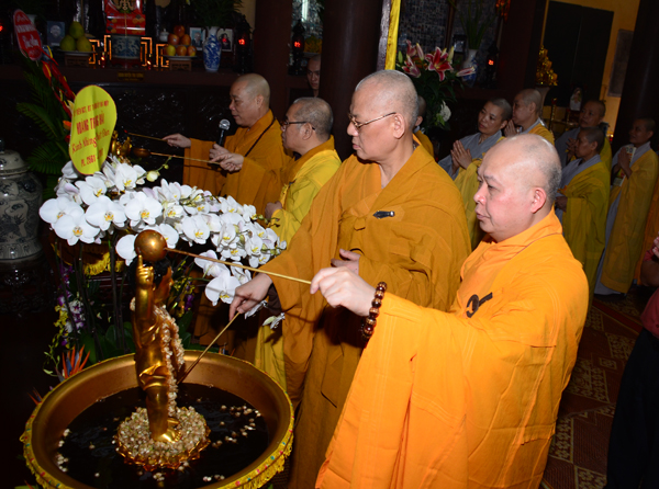 Hà Nội: Ban trị sự GHPGVN quận Hoàn Kiếm tổ chức Đại lễ Phật Đản 2561- DL. 2017