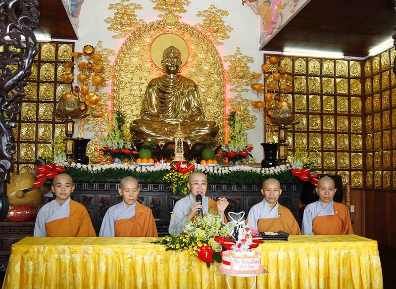 Phát nguyện sống chung thủy, cùng xây dựng gia đình hạnh phúc theo lời Phật dạy