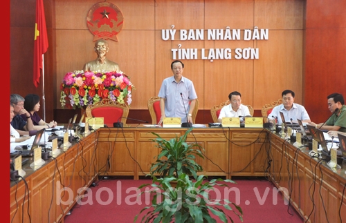 Đồng chí Phạm Ngọc Thưởng, Chủ tịch UBND tỉnh phát biểu kết luận từng nội dung tại phiên họp thường kỳ tháng 7/2017