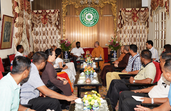 Đoàn Học viện chỉ huy tham mưu - Bộ Quốc phòng Sri Lanka Thăm và lễ Phật tại chùa Quán Sứ - Hà Nội