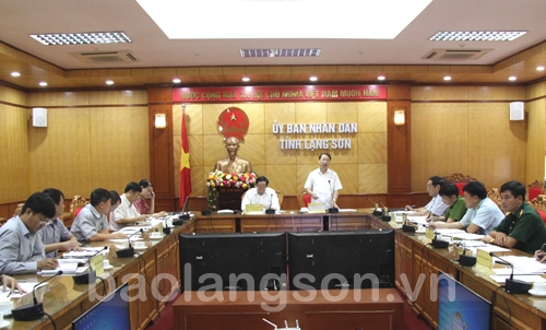 Đồng chí Nguyễn Công Trưởng phát biểu kết luận phiên họp