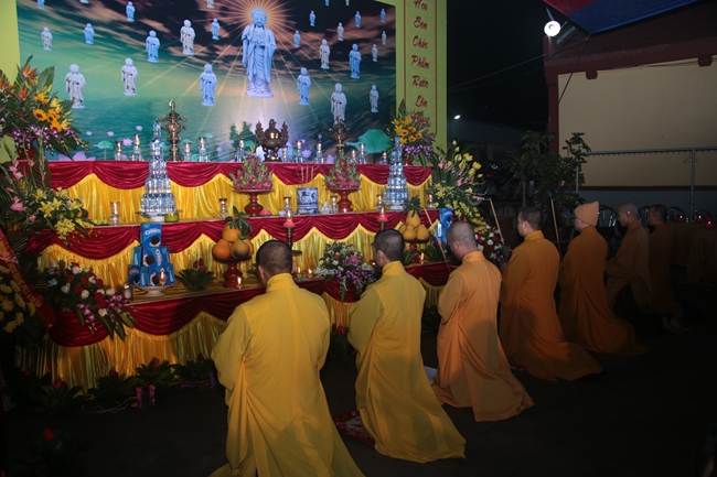 Quảng Ninh: Hoa Đăng kỷ niệm vía đức Phật A Di Đà
