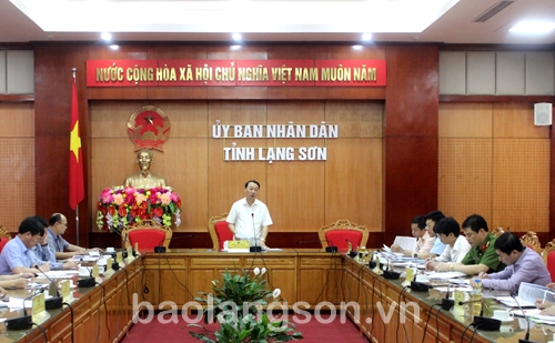 Đồng chí Nguyễn Công Trưởng phát biểu kết luận cuộc họp