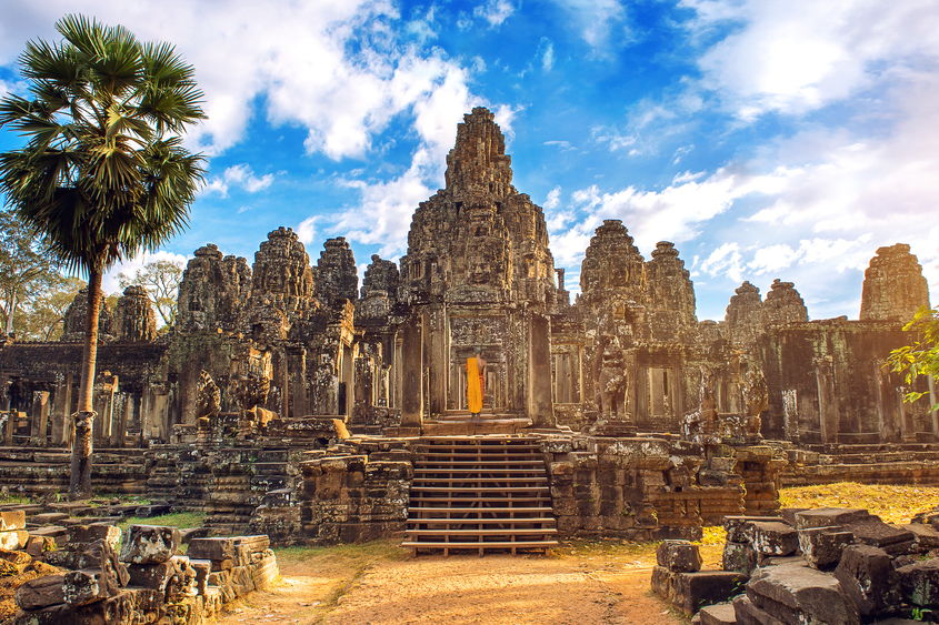 Angkor Wat, công trình tôn giáo lớn nhất trên thế giới. (Ảnh qua Pick Your Day)