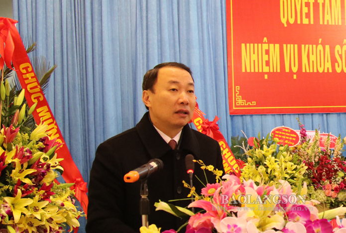 Đồng chí Nguyễn Công Trưởng phát biểu chỉ đạo, động viên khối ngành tài chính của tỉnh