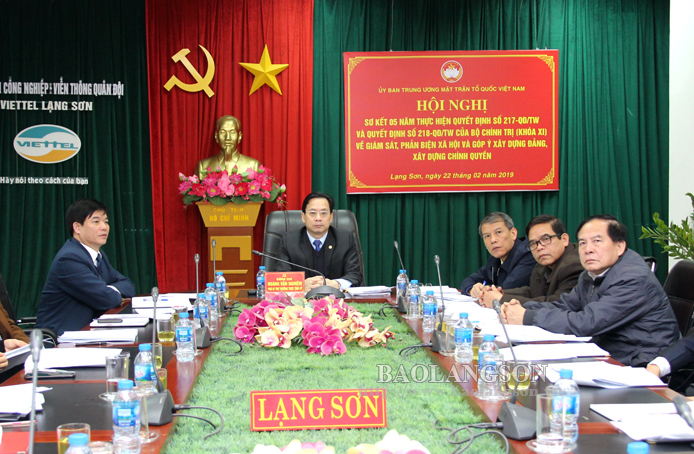 Các đại biểu dự hội nghị trực tuyến tại điểm cầu Lạng Sơn