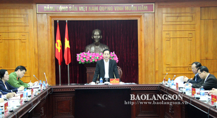 Đồng chí Hoàng Văn Nghiệm, Phó Bí thư Thường trực Tỉnh ủy phát biểu chỉ đạo tại hội nghị