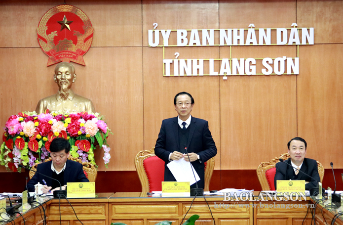 Đồng chí Phạm Ngọc Thưởng, Phó Bí thư Tỉnh uỷ, Chủ tịch UBND tỉnh phát biểu chỉ đạo phiên họp