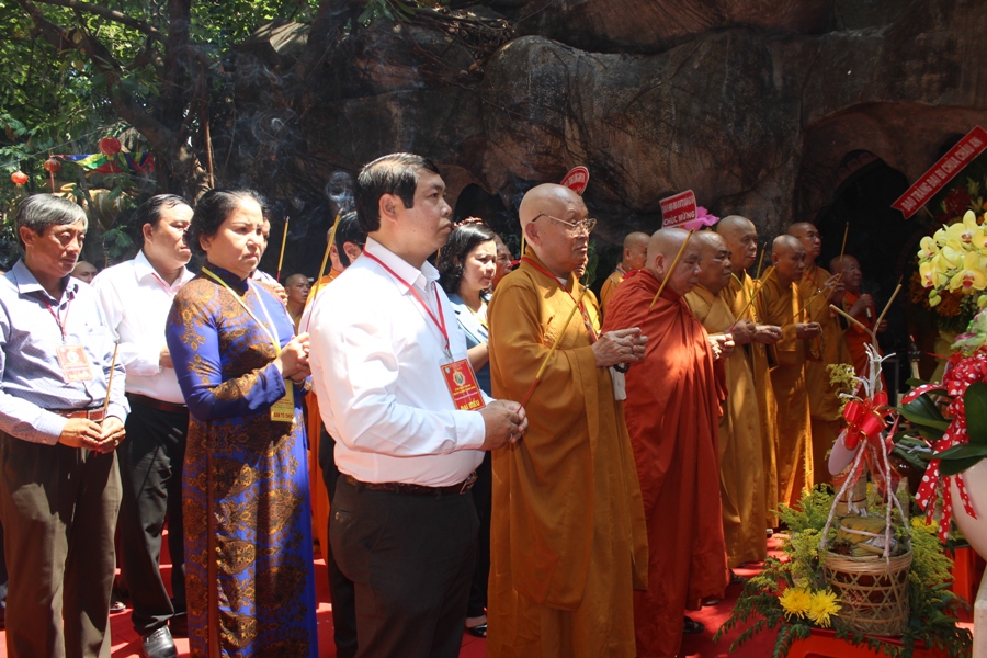 Tưởng niệm Quốc tổ Hùng Vương tại chùa Kỳ Quang