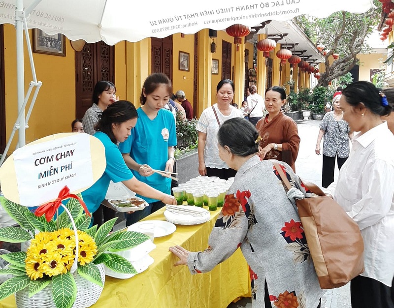 CLB TTN Phật tử Quán Sứ hưởng ứng ngày môi trường thế giới