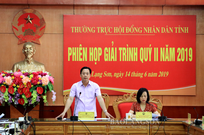 Đồng chí Hoàng Văn Nghiệm, Phó Bí thư Thường trực Tỉnh ủy, Chủ tịch HĐND tỉnh phát biểu kết luận các nội dung giải trình tại phiên họp