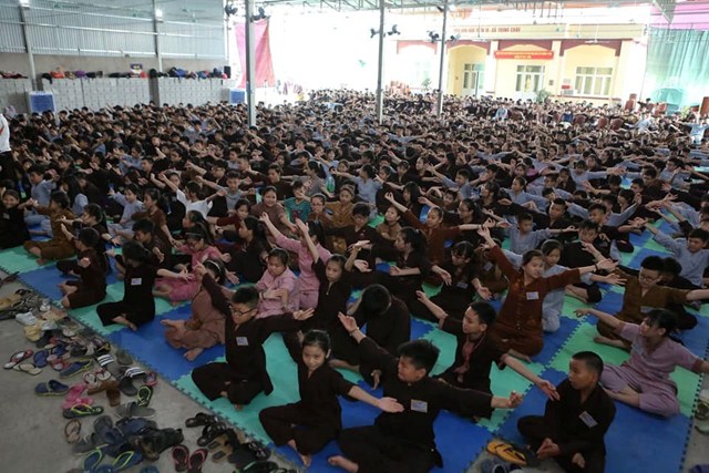 Hà Nội: Hơn 1000 bạn trẻ về chùa Tân Hải tu học Phật Pháp