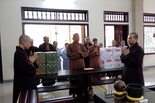 Lãnh đạo Phật giáo tỉnh đi tùy hỷ các trường hạ nhân mùa An cư 2019