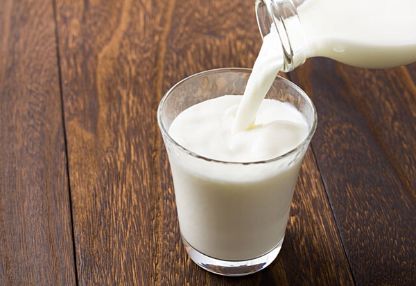 Ba cách uống sữa sai