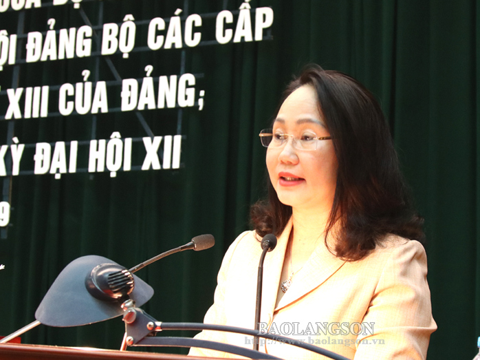 Đồng chí Bí thư Tỉnh ủy Lâm Thị Phương Thanh phát biểu chỉ đạo tại hội nghị