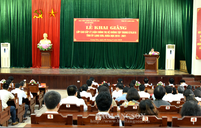Quang cảnh lễ khai giảng lớp cao cấp lý luận chính trị hệ không tập trung tỉnh Lạng Sơn khóa 2019-2021