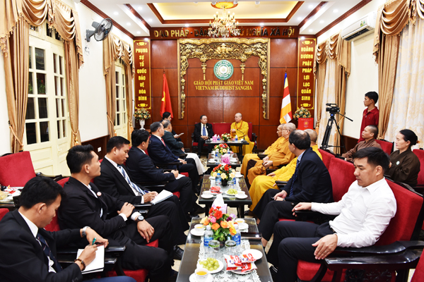 Đoàn Ủy Ban TW MT Lào xây dựng đất nước tới thăm và làm việc tại trụ sở Trung ương Giáo Hội Phât giáo Việt Nam .
