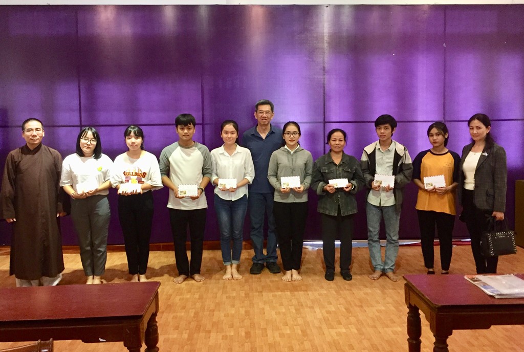 “Tiếp sức đến trường” cho 8 sinh viên tại TT-Huế