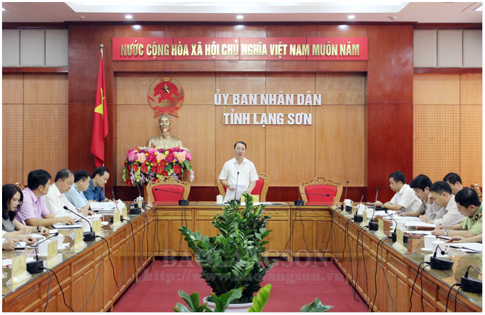 Đồng chí Nguyễn Công Trưởng, Phó Chủ tịch UBND tỉnh, Trưởng Ban Chỉ đạo chủ trì cuộc họp